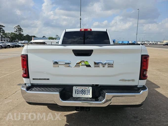 2025 Ram 2500 Big Horn Crew Cab Medium Bed – miniatura 5
