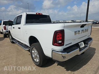 2025 Ram 2500 Big Horn Crew Cab Medium Bed – miniatura 6