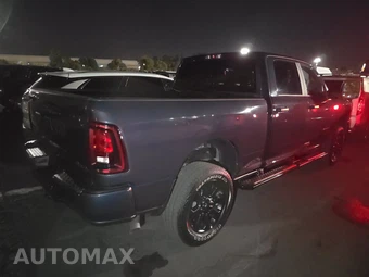 2025 Ram 2500 Big Horn Crew Cab Medium Bed - miniatura 4