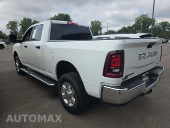 2025 Ram 2500 Big Horn Crew Cab Medium Bed - miniatura 2
