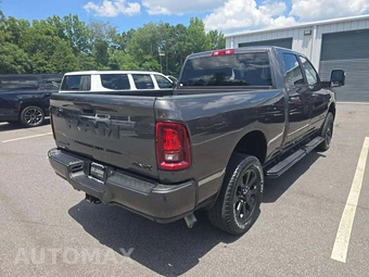 2025 Ram 2500 Big Horn Crew Cab Medium Bed - miniatura 3