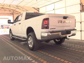 2025 Ram 2500 Big Horn Crew Cab Medium Bed - miniatura 6