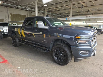 2025 Ram 2500 Big Horn Crew Cab Medium Bed - miniatura 3