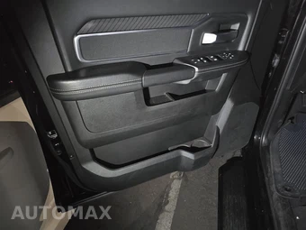2025 Ram 2500 Big Horn Crew Cab Medium Bed - miniatura 9