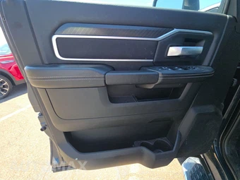2025 Ram 2500 Big Horn Crew Cab Medium Bed - miniatura 9
