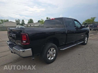 2025 Ram 2500 Big Horn Crew Cab Medium Bed - miniatura 3