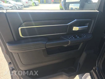 2025 Ram 2500 Big Horn Crew Cab Medium Bed - miniatura 9