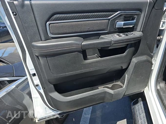 2025 Ram 2500 Big Horn Crew Cab Medium Bed - miniatura 9