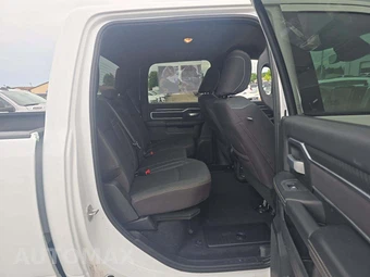 2025 Ram 2500 Big Horn Crew Cab Medium Bed - miniatura 16