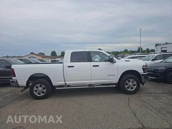 2025 Ram 2500 Big Horn Crew Cab Medium Bed - miniatura 3