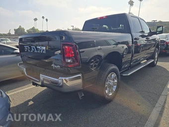 2025 Ram 2500 Big Horn Crew Cab Medium Bed - miniatura 4