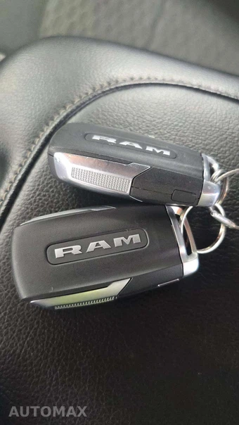 2025 Ram 2500 Big Horn Crew Cab Medium Bed - miniatura 17