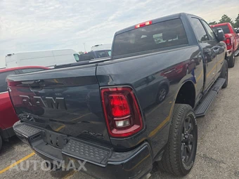 2025 Ram 2500 Big Horn Crew Cab Medium Bed - miniatura 4