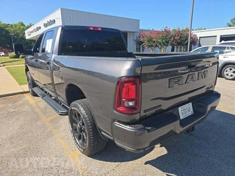 2025 Ram 2500 Big Horn Crew Cab Medium Bed - miniatura 2
