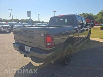 2025 Ram 2500 Big Horn Crew Cab Medium Bed - miniatura 3