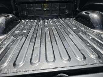 2025 Ram 2500 Laramie Crew Cab Medium Bed – miniatura 25