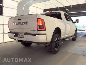2025 Ram 2500 Laramie Crew Cab Medium Bed - miniatura 4