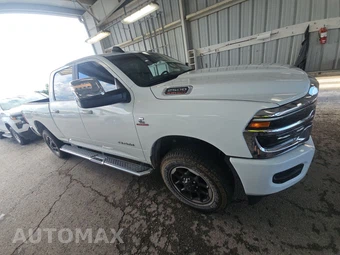 2025 Ram 2500 Laramie Crew Cab Medium Bed – miniatura 3