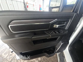 2025 Ram 2500 Laramie Crew Cab Medium Bed – miniatura 9