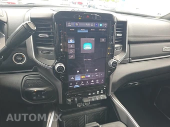 2025 Ram 2500 Laramie Crew Cab Medium Bed – miniatura 11