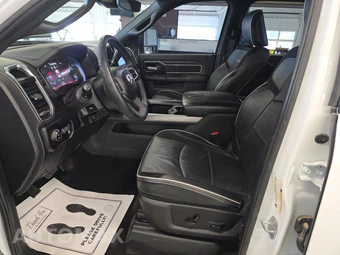 2025 Ram 2500 Laramie Crew Cab Medium Bed - miniatura 7
