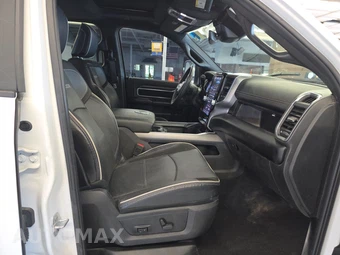 2025 Ram 2500 Laramie Crew Cab Medium Bed - miniatura 8
