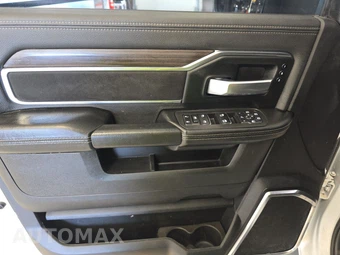 2025 Ram 2500 Laramie Crew Cab Medium Bed - miniatura 9