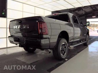 2025 Ram 2500 Laramie Crew Cab Medium Bed – miniatura 4