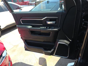 2025 Ram 2500 Laramie Crew Cab Medium Bed – miniatura 9