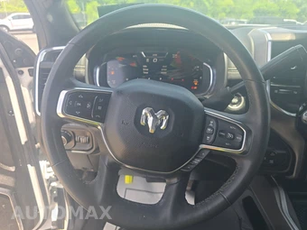 2025 Ram 2500 Laramie Crew Cab Medium Bed – miniatura 10
