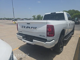 2025 Ram 2500 Laramie Crew Cab Medium Bed – miniatura 4