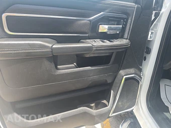 2025 Ram 2500 Laramie Crew Cab Medium Bed – miniatura 9