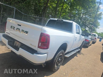 2025 Ram 2500 Laramie Crew Cab Medium Bed – miniatura 4