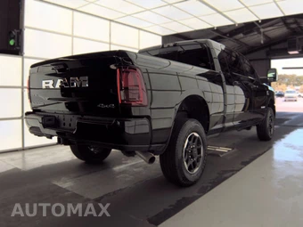 2025 Ram 2500 Laramie Extended Crew Cab Medium Bed - miniatura 4