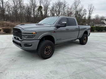2025 Ram 2500 Limited Crew Cab Medium Bed - samochód z USA z aukcji Manheim, oferta Kup Teraz w AUTOMAX