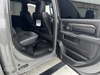 2025 Ram 2500 Limited Crew Cab Medium Bed - miniatura 20