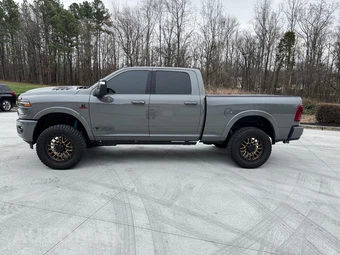 2025 Ram 2500 Limited Crew Cab Medium Bed - miniatura 3