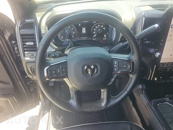 2025 Ram 2500 Limited Extended Crew Cab Medium Bed – miniatura 10