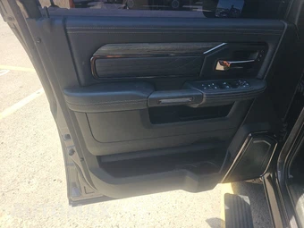 2025 Ram 2500 Limited Extended Crew Cab Medium Bed – miniatura 9