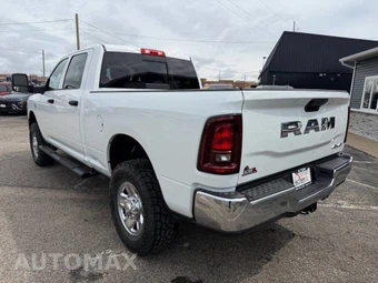 2025 Ram 2500 Tradesman Crew Cab Medium Bed - miniatura 3