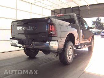 2025 Ram 2500 Tradesman Crew Cab Medium Bed - miniatura 4