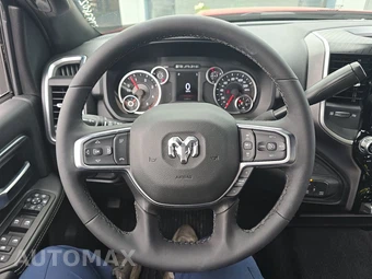 2025 Ram 3500 Big Horn Crew Cab Long Bed – miniatura 10