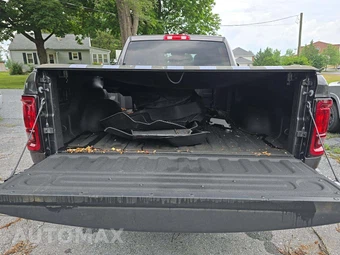 2025 Ram 3500 Big Horn Crew Cab Medium Bed – miniatura 14