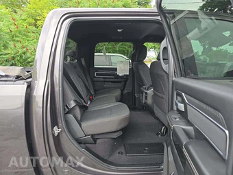 2025 Ram 3500 Big Horn Crew Cab Medium Bed – miniatura 16