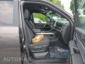 2025 Ram 3500 Big Horn Crew Cab Medium Bed – miniatura 18
