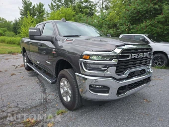 2025 Ram 3500 Big Horn Crew Cab Medium Bed – miniatura 4