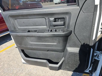 2025 Ram 3500 Cab Chassis Tradesman Crew Cab - miniatura 9