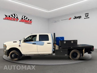 2025 Ram 3500 Cab Chassis Tradesman Crew Cab DRW - miniatura 3