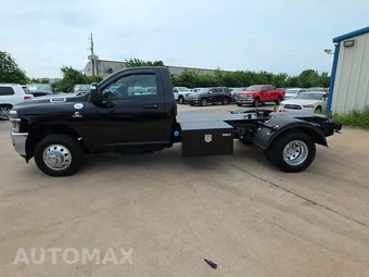 2025 Ram 3500 Cab Chassis Tradesman Regular Cab DRW – miniatura 3