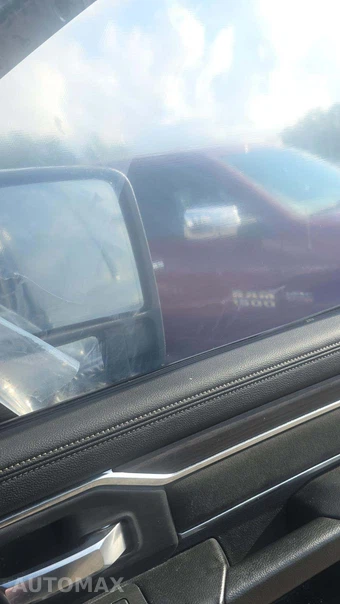 2025 Ram 3500 Laramie Extended Crew Cab Medium Bed – miniatura 32